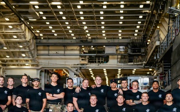 U.S. Navy Artemis II Recovery Dive Team Pose For a Photo