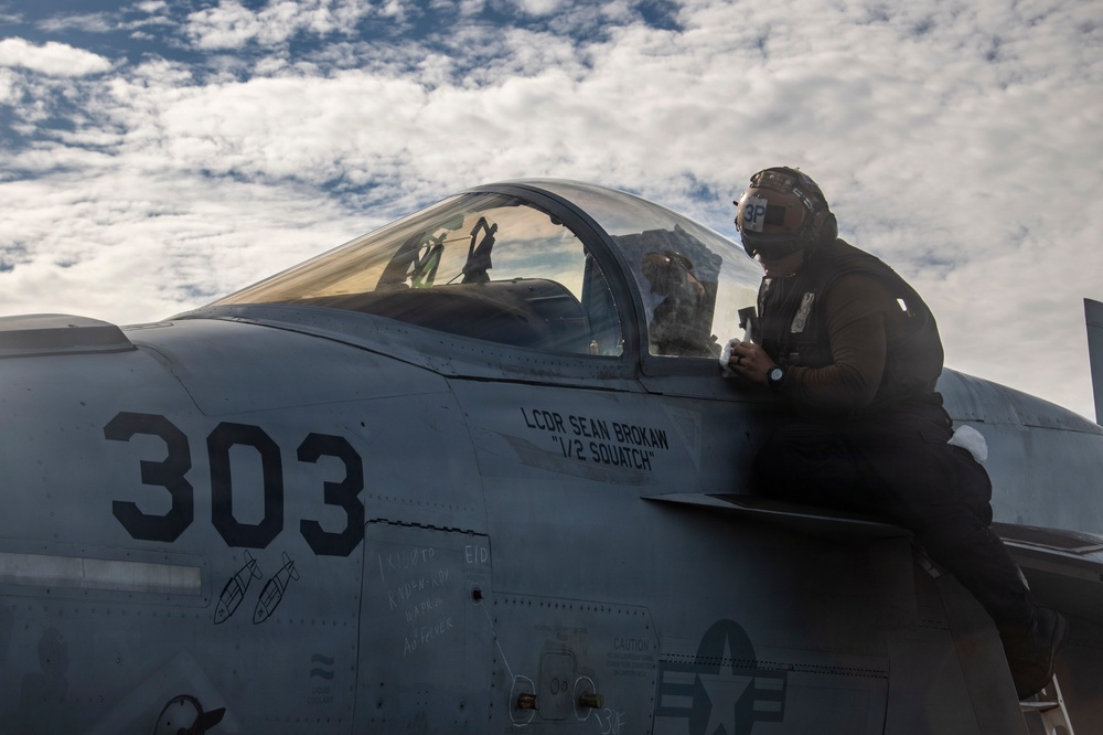 Nimitz Conducts Airpower Demonstration