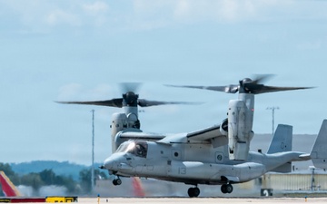 Military aircraft arrive at Kentucky Air Guard Base for Thunder Over Louisville air show