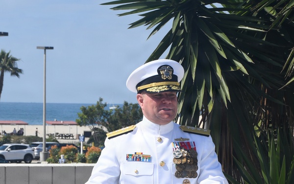 USNS Mercy Medical Treatment Facility Welcomes New Commanding Officer