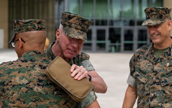 Marine Corps Commandant visits SOUTHCOM leaders, Marines