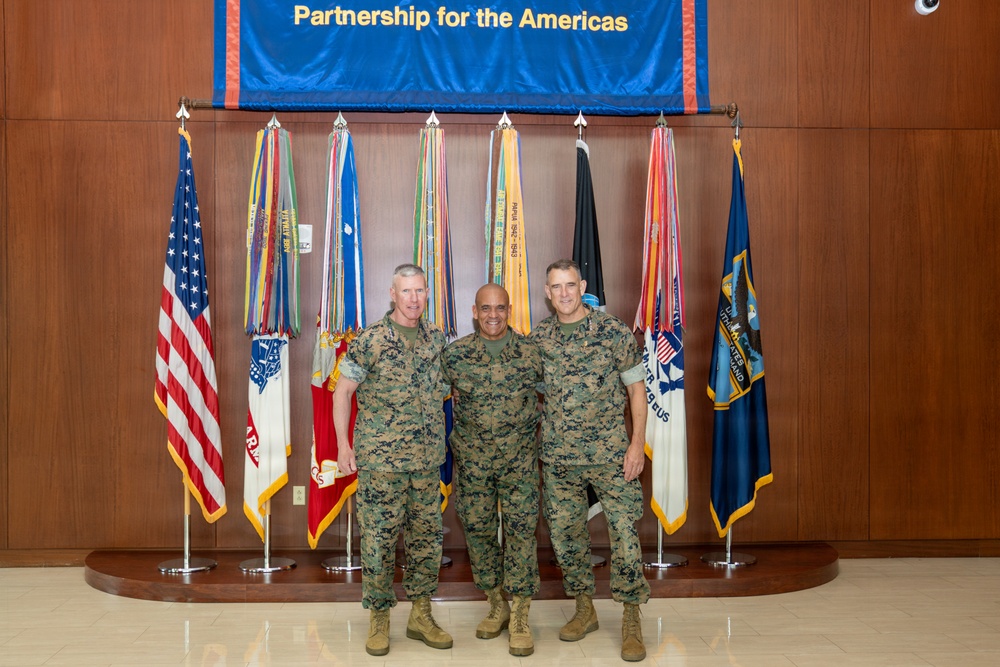 Commandant of the Marine Corps Visits SOUTHCOM