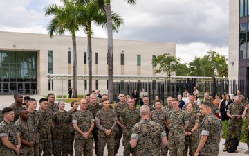 Marine Corps Commandant visits SOUTHCOM leaders, Marines