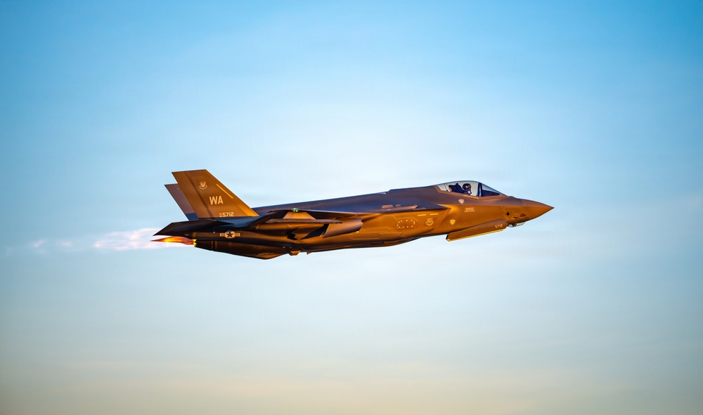 Aircraft takeoffs and landings at Nellis Air Force Base