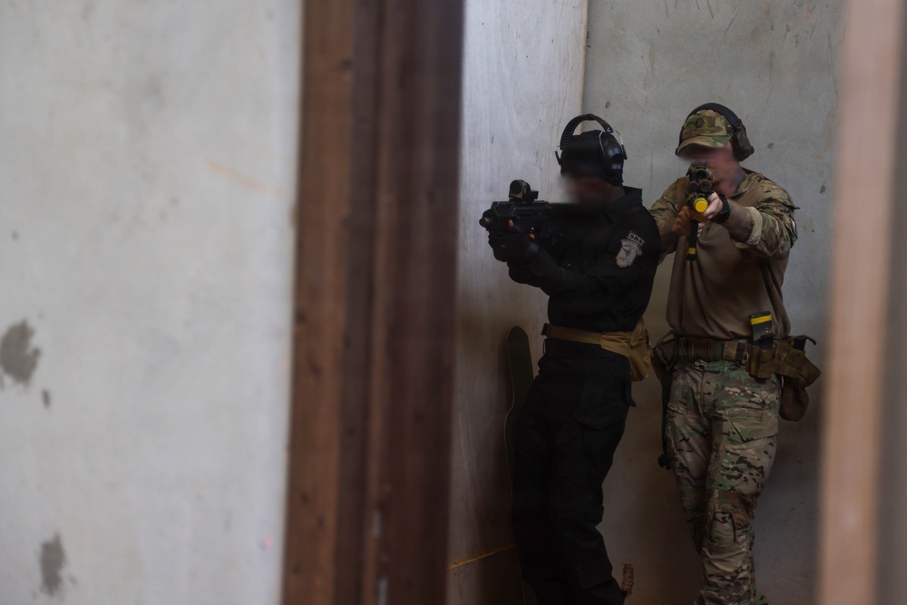 Multinational special operations forces conduct room-clearing exercise at Flintlock 26