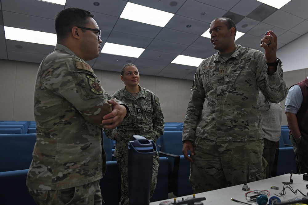 Hap Arnold Innovation Center Hosts sUAS Blue List Training to Advance Drone Dominance Through Collaboration