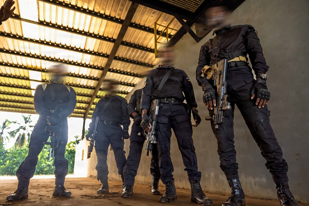 Multinational special operations forces conduct room-clearing exercise at Flintlock 26