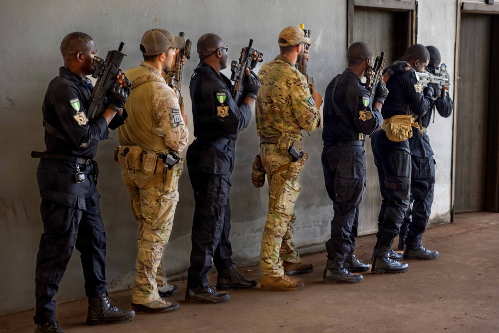 Multinational special operations forces conduct room-clearing exercise at Flintlock 26