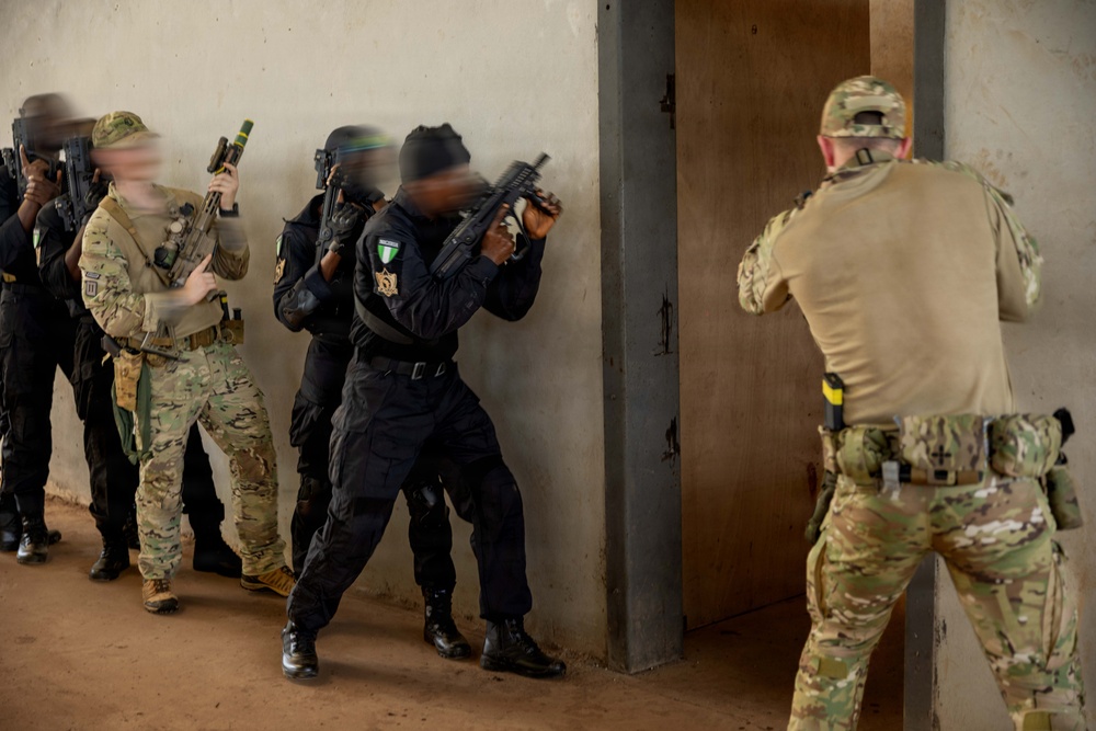 Multinational special operations forces conduct room-clearing exercise at Flintlock 26