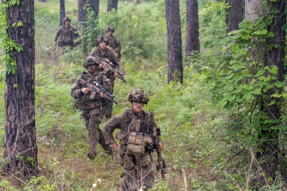 101st "Rakkasans" Soldiers Assault an Urban Training Village at JRTC