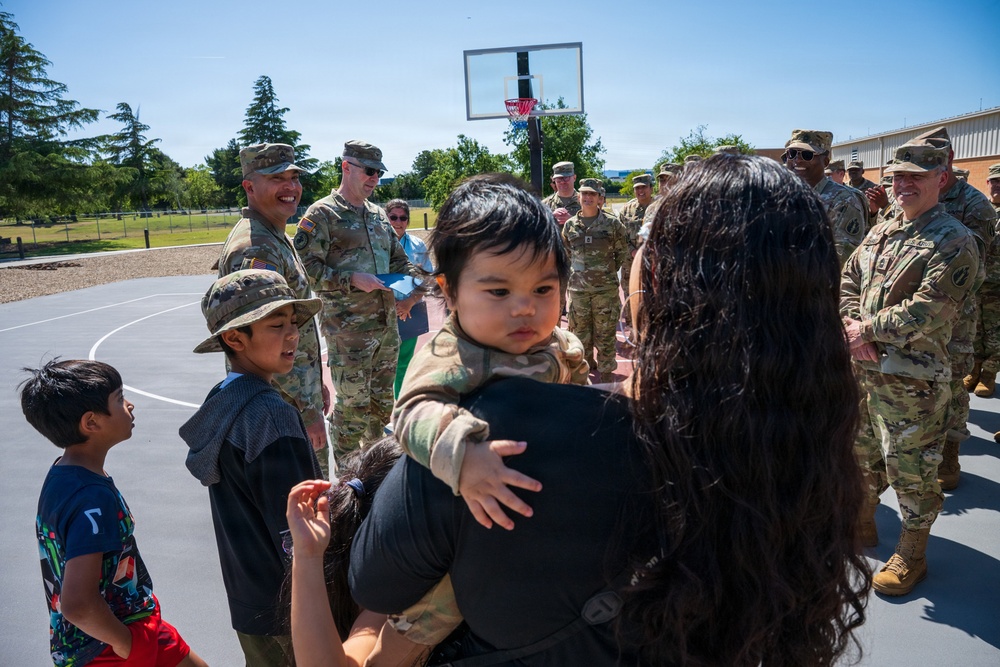 Army Reserve NCO reenlists with 63d Readiness Division in Mountain View