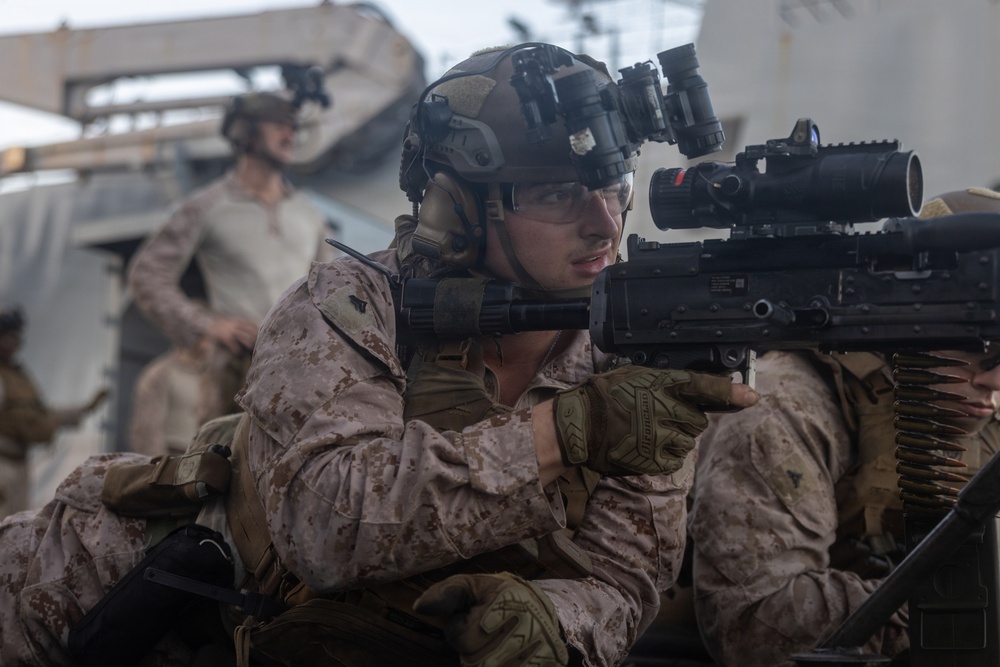 22nd MEU (SOC) | BLT 3/6 Conducts MMG Shoot Aboard USS Fort Lauderdale