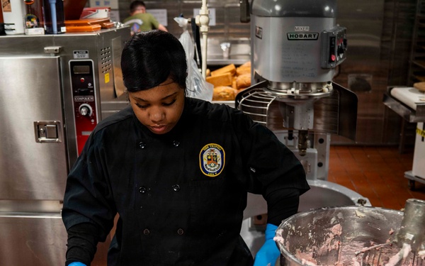 USS Tripoli Serves Lunch