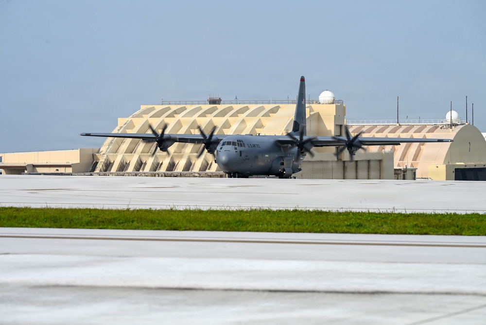 374th Airlift Wing flies typhoon relief supplies to Saipan