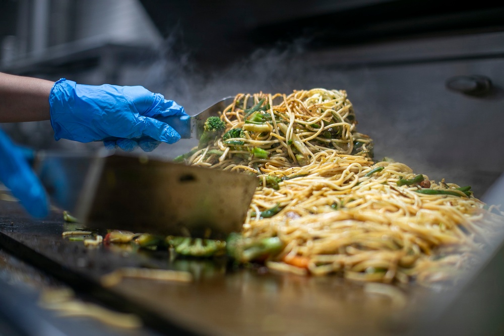 USS Tripoli Serves Lunch