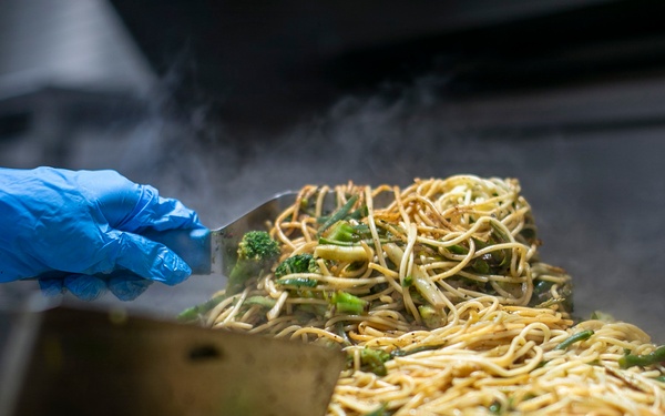 USS Tripoli Serves Lunch