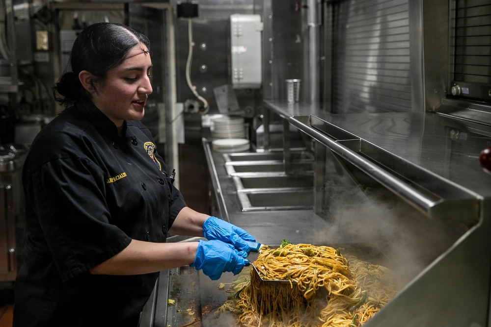 USS Tripoli Serves Lunch