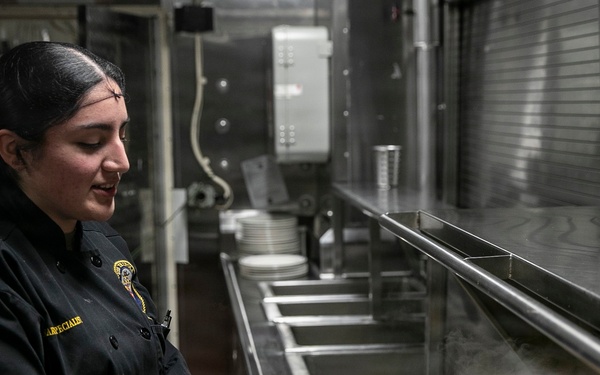 USS Tripoli Serves Lunch