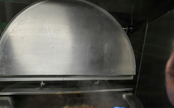 USS Tripoli Serves Lunch