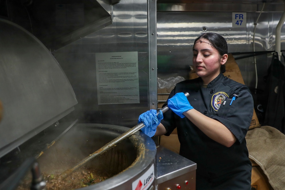 USS Tripoli Serves Lunch