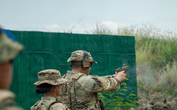 U.S. Soldiers Conduct M17 Training with Philippine Army