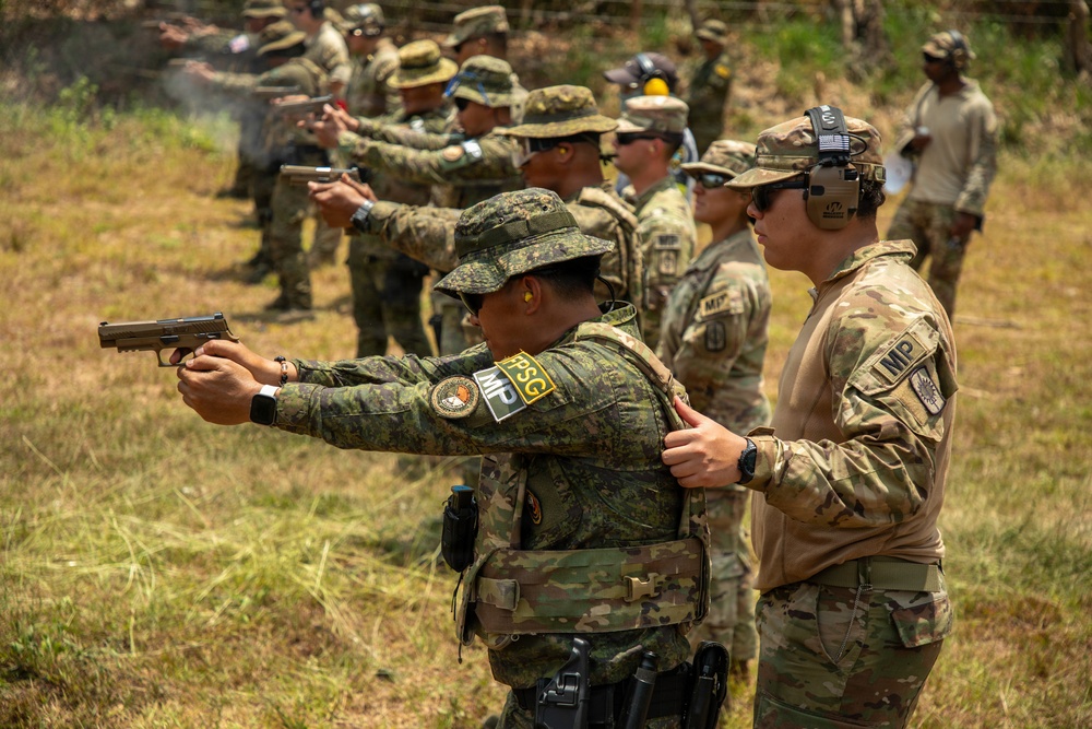U.S. Soldiers Conduct M17 Training with Philippine Army