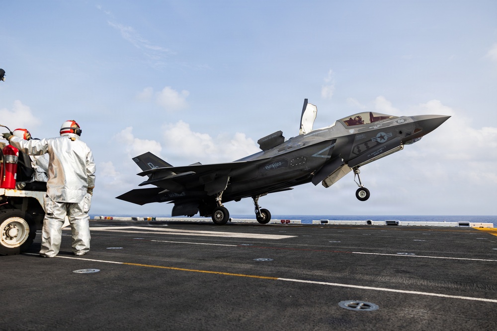 11th MEU Marines, Sailors Conduct F-35B Flight Operations Aboard USS Boxer