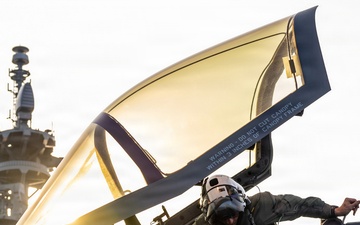 11th MEU Marines, Sailors Conduct F-35B Flight Operations Aboard USS Boxer