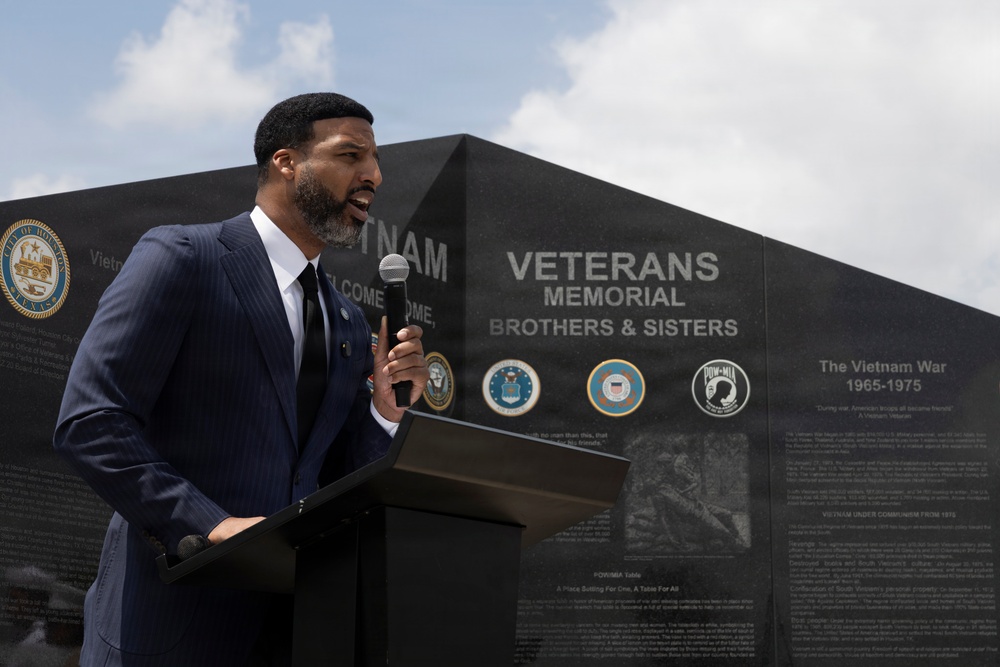 Fleet Week Houston wreath-laying ceremony