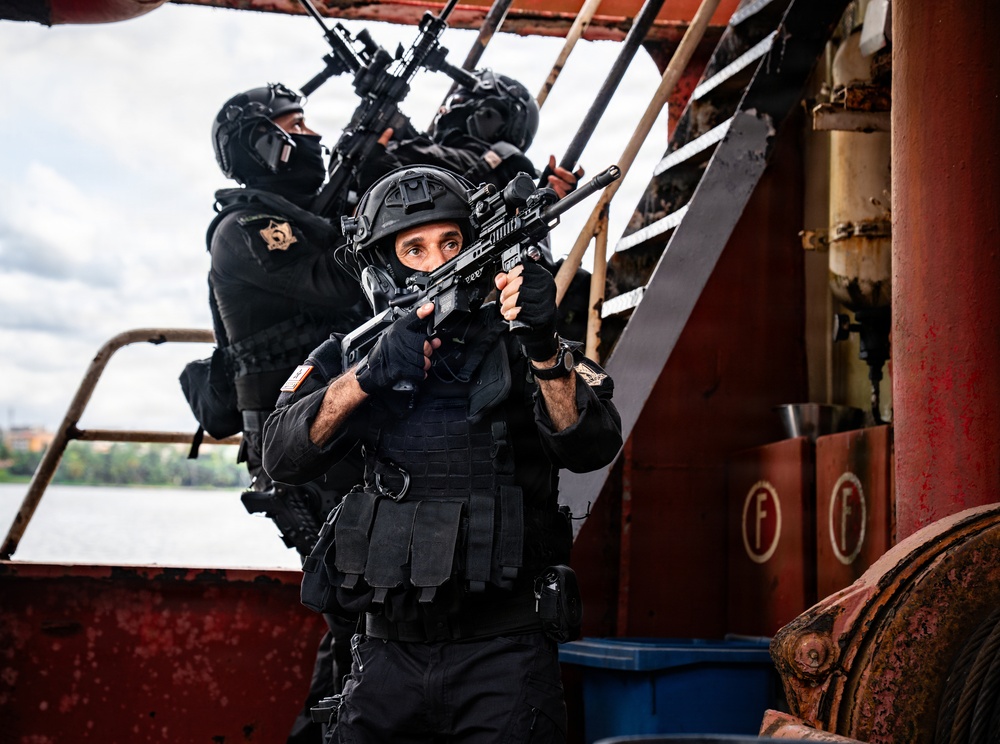 Multinational forces conduct maritime close-quarters combat and medical evacuation training