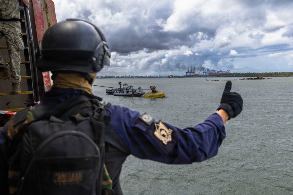 Multinational forces conduct maritime close-quarters combat and medical evacuation training