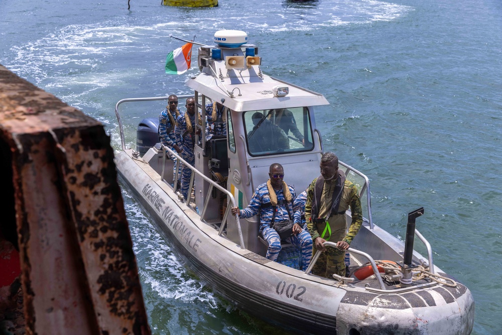 Multinational forces conduct maritime close-quarters combat and medical evacuation training