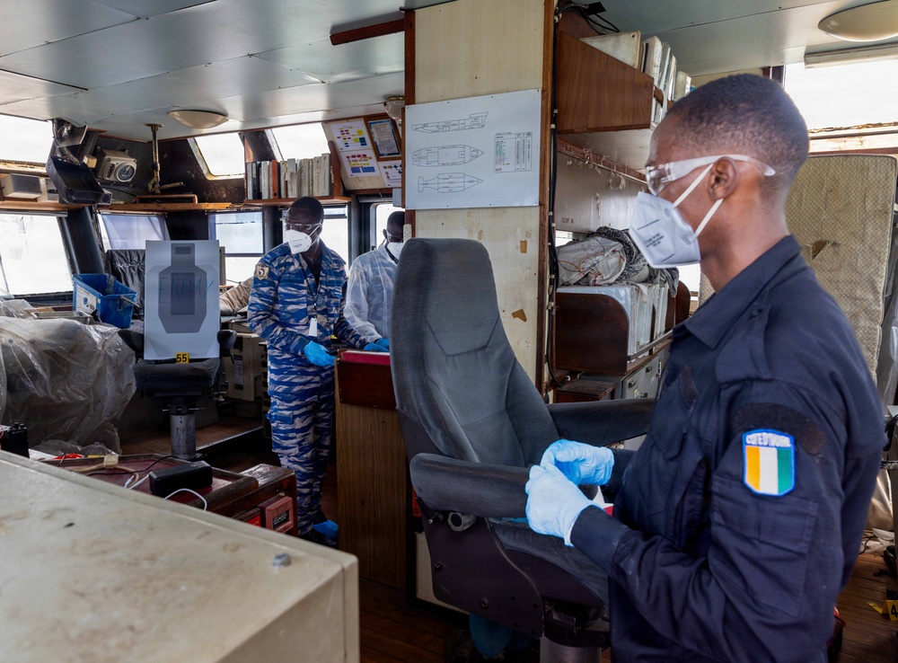 Multinational forces conduct maritime close-quarters combat and medical evacuation training