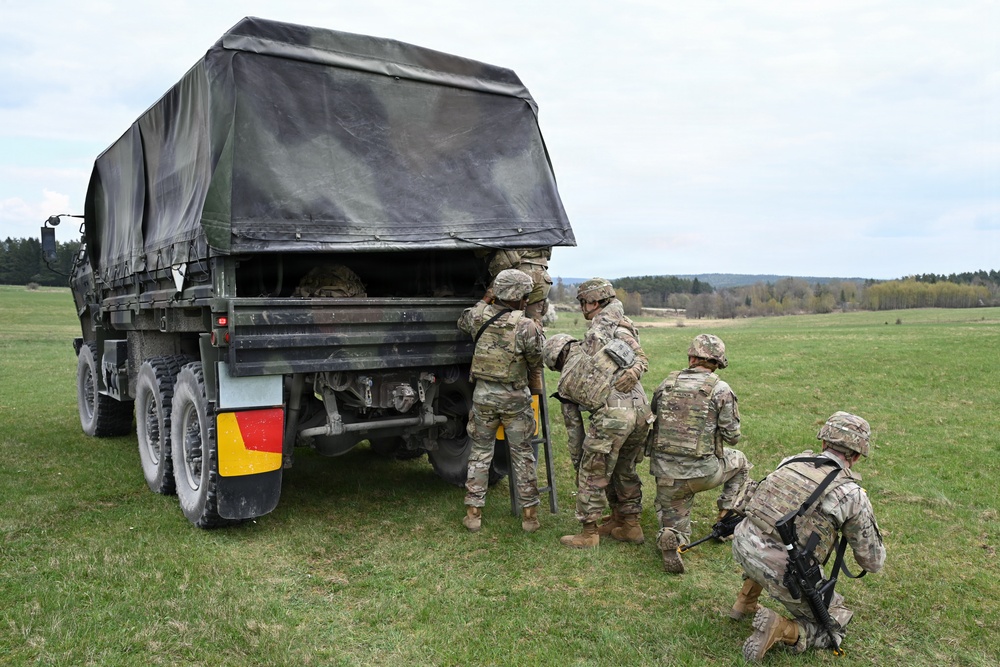 232nd Signal Company React To Contact/Ambush Training