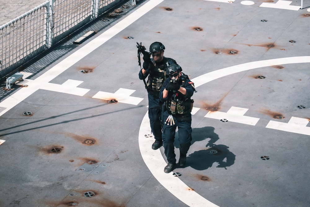Multinational special operations forces conduct VBSS training during Flintlock 26
