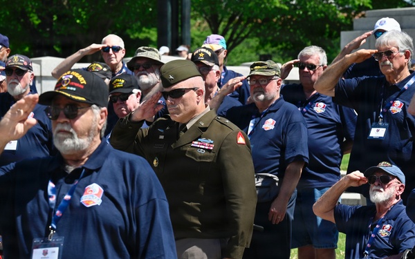 DCNG Commanding General Supports Blue Ridge Honor Flight at WWII Memorial