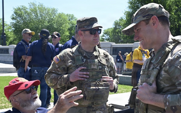 DCNG Commanding General Supports Blue Ridge Honor Flight at WWII Memorial