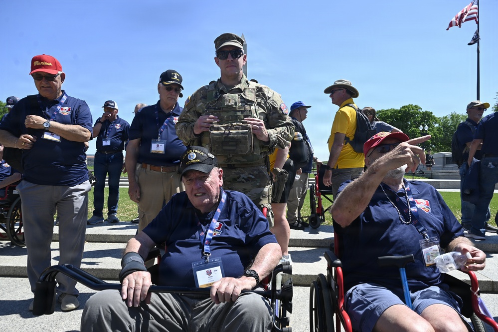 DCNG Commanding General Supports Blue Ridge Honor Flight at WWII Memorial