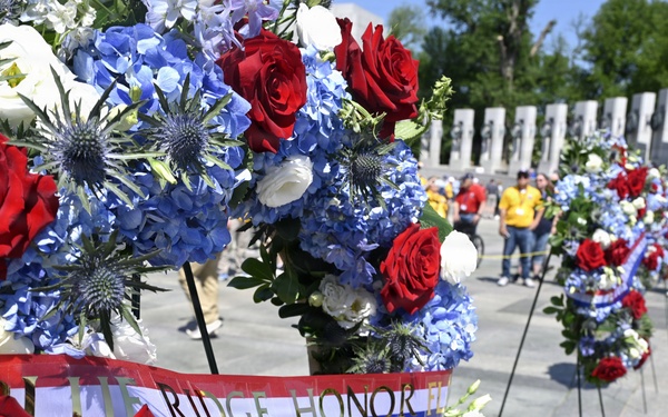 DCNG Commanding General Supports Blue Ridge Honor Flight at WWII Memorial