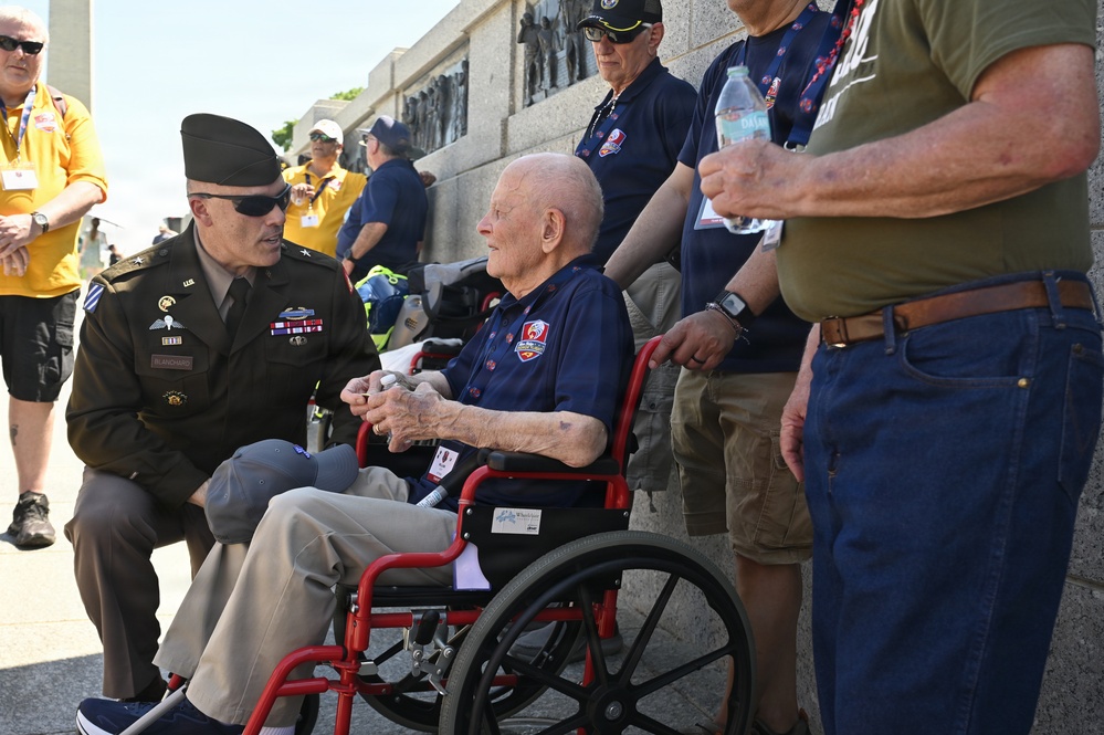 DCNG Commanding General Supports Blue Ridge Honor Flight at WWII Memorial