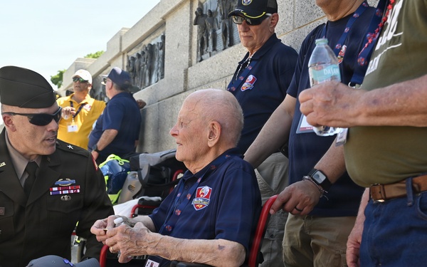 DCNG Commanding General Supports Blue Ridge Honor Flight at WWII Memorial