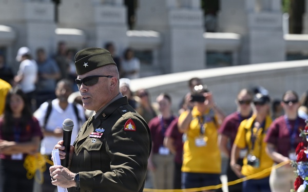 DCNG Commanding General Supports Blue Ridge Honor Flight at WWII Memorial