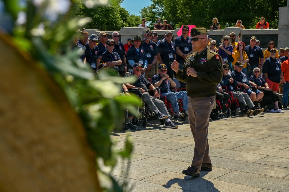 DCNG Commanding General Supports Blue Ridge Honor Flight at WWII Memorial