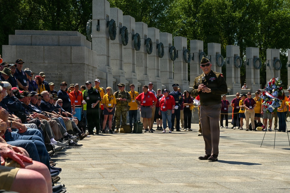 DCNG Commanding General Supports Blue Ridge Honor Flight at WWII Memorial