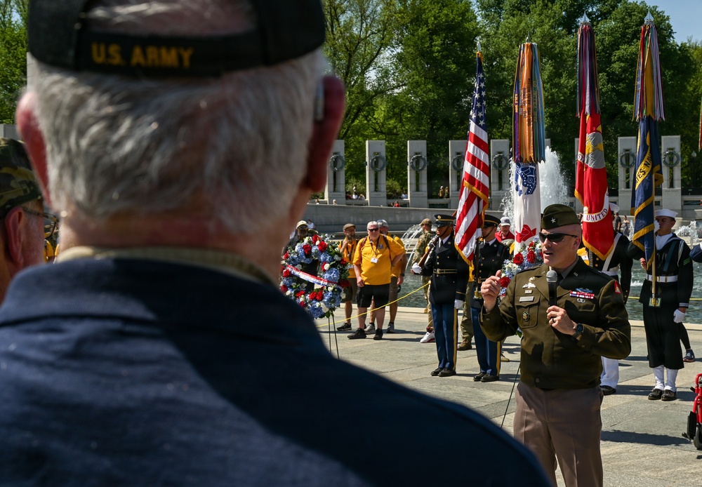 DCNG Commanding General Supports Blue Ridge Honor Flight at WWII Memorial