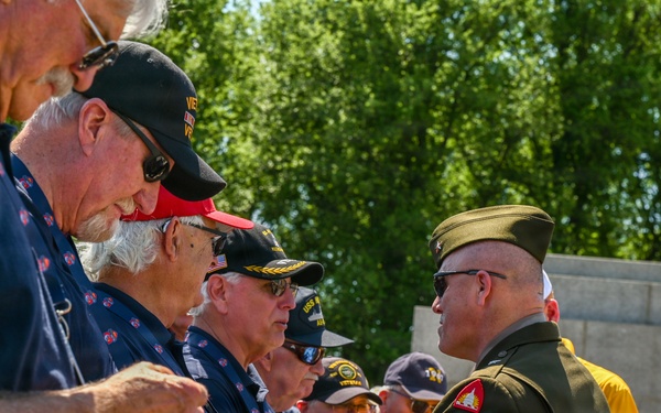 DCNG Commanding General Supports Blue Ridge Honor Flight at WWII Memorial