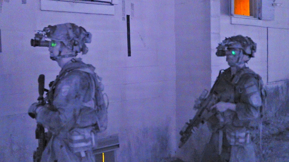 101st Rakkasans Conduct Night MOUT Assault at JRTC