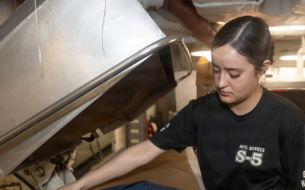 Daily Operations Aboard USS George H.W. Bush (CVN 77)