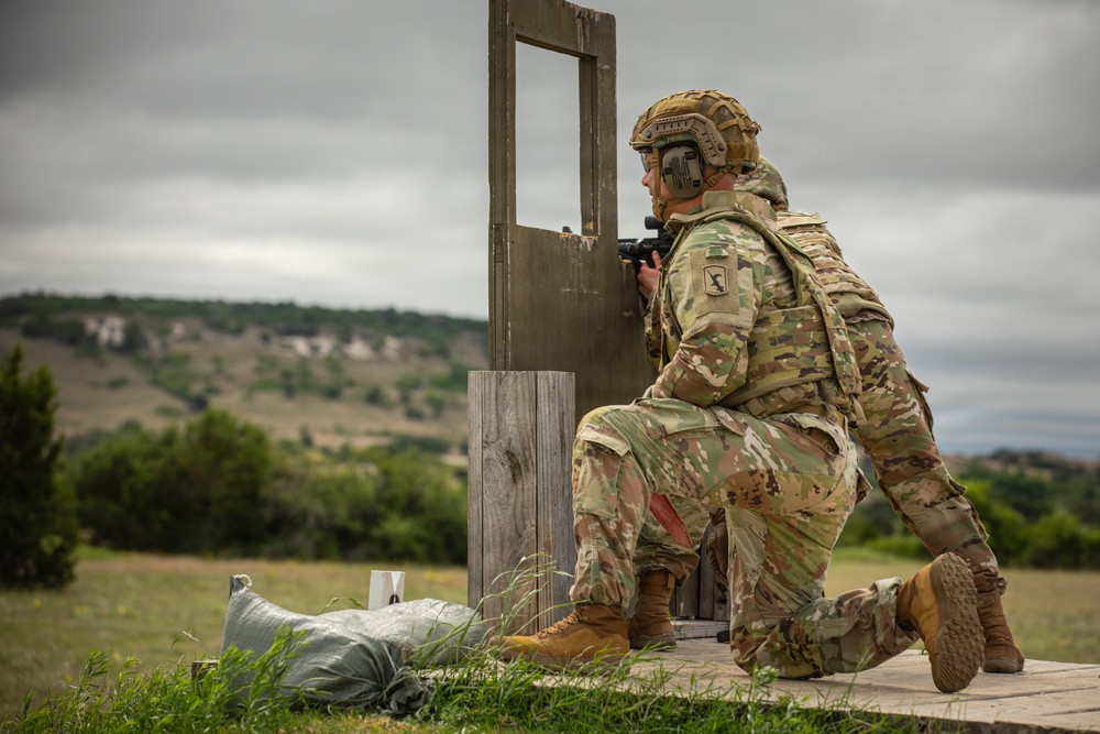 Soldiers from the 316th ESC qualify at ranges
