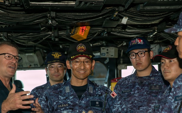 C7F Welcomes Japan Maritime Self-Defense Force Surface Warfare Squadron 6